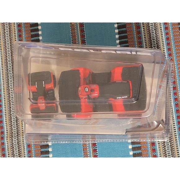 NWT Polaris Got Mud 1/18 Scale Die Cast ATV 2 Pack Red Brand-new SEALED UNOPENED - Picture 2 of 6